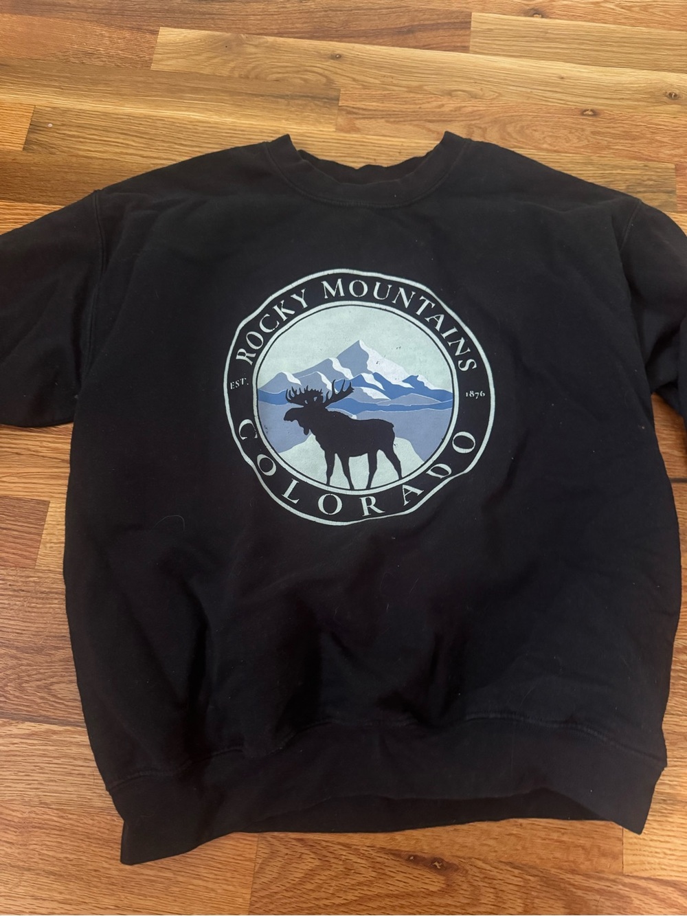 Rocky Mountains Colorado women’s Black Crewneck Sweatshirt